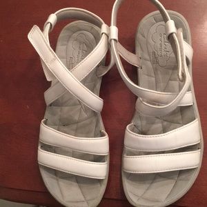 Clark’s Cloud steppers soft cushion sandals Sz 8